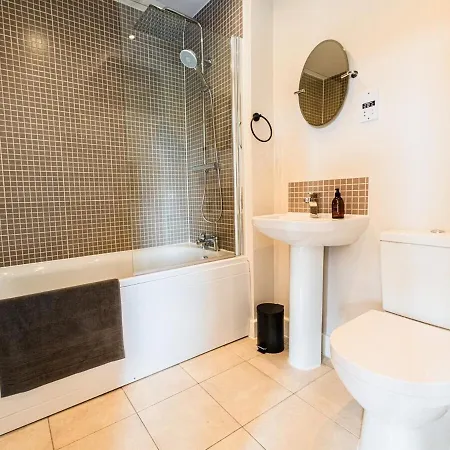 Lockside Living Holiday home